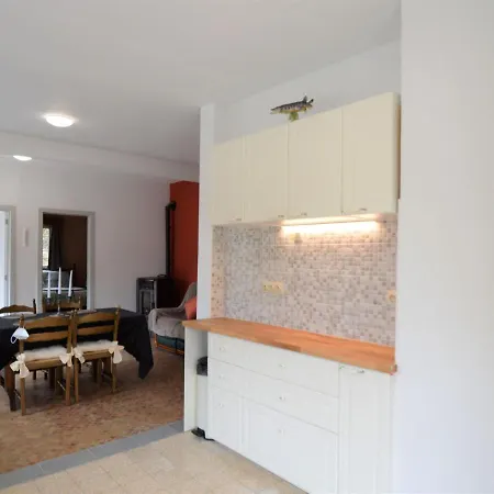 Nature Retreat By The Lakes Vakantiehuis