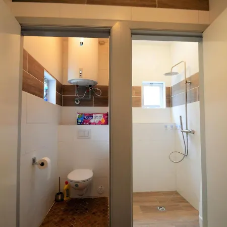 Vakantiehuis Nature Retreat By The Lakes Rosée