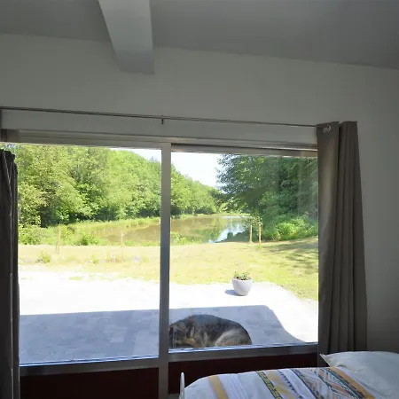 Nature Retreat By The Lakes