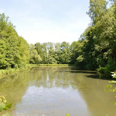 Nature Retreat By The Lakes