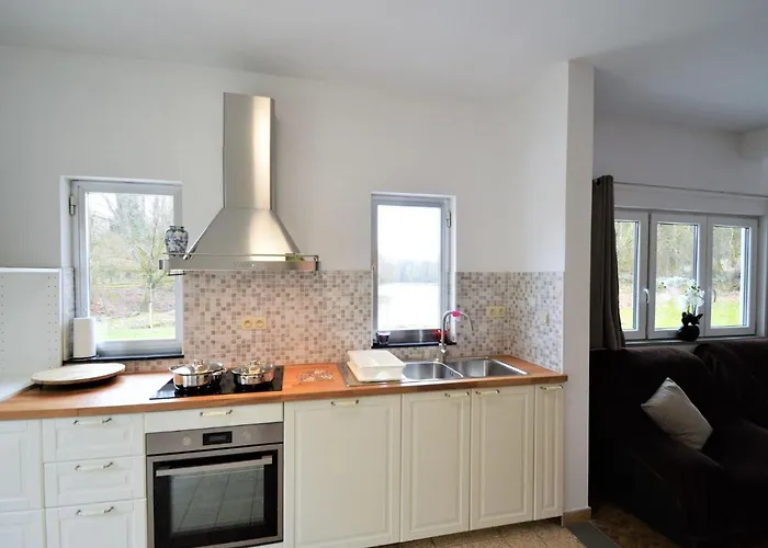 Nature Retreat By The Lakes Vakantiehuis *