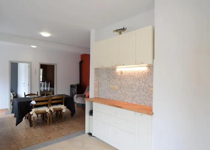 Nature Retreat By The Lakes Vakantiehuis